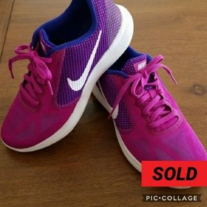 🔥🔥SOLD🔥🔥!Nike Revolution 3 shoes